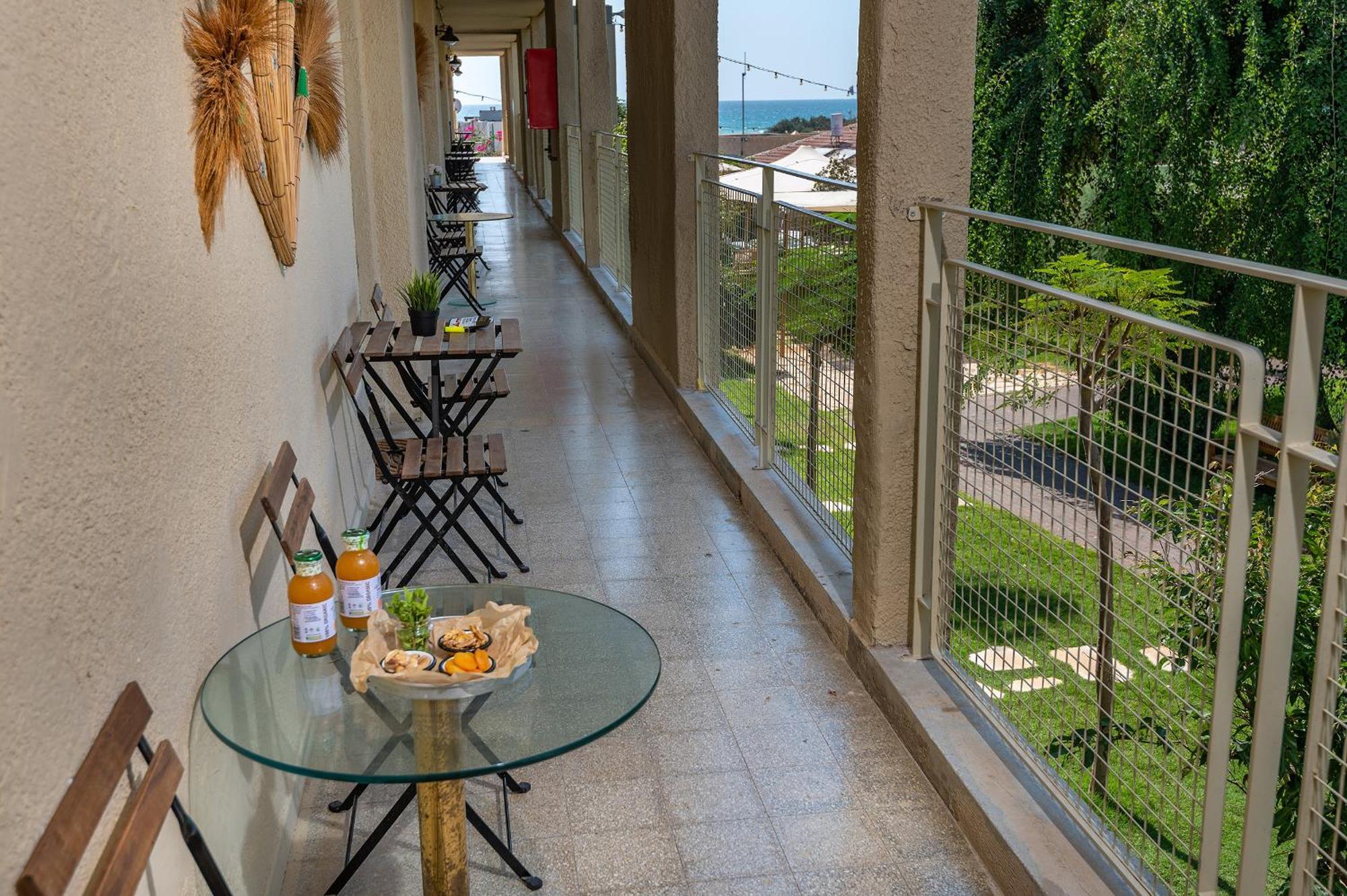 Alaya Poleg Hotel Нетания Екстериор снимка