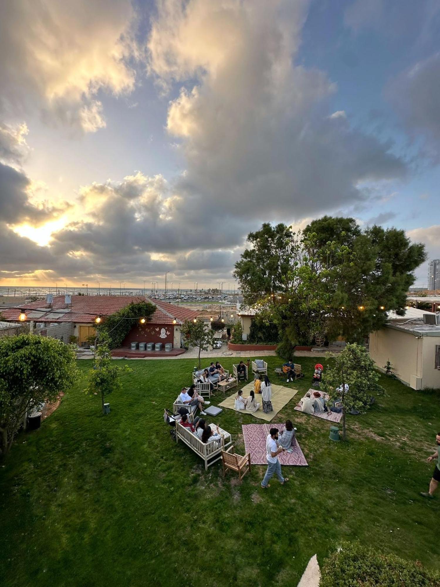 Alaya Poleg Hotel Нетания Екстериор снимка